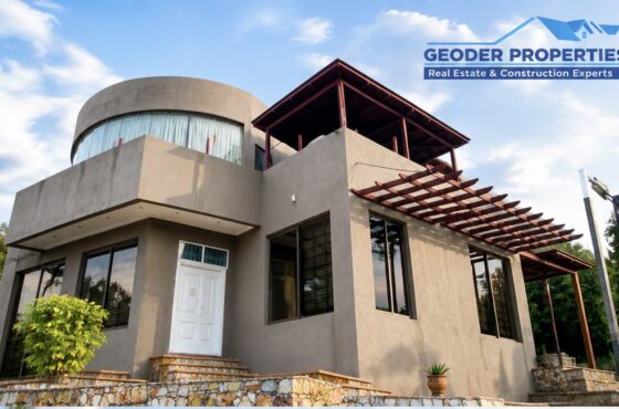 Five (5) Bedroom all en-suite, including two (2) Master Bedrooms with Jacuzzis